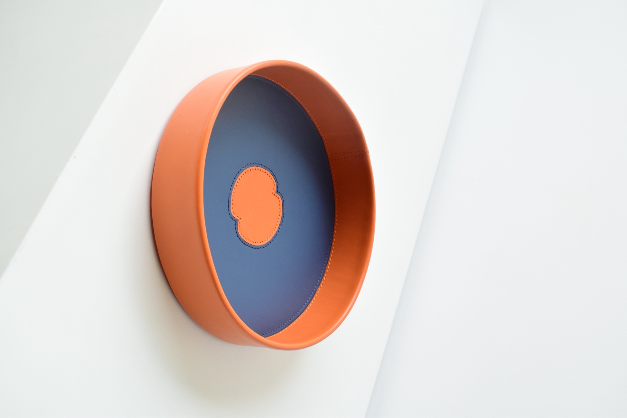 Round Trays — 4